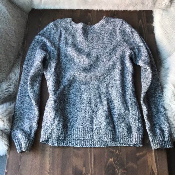 Tommy Hilfiger blue/gray cable knit sweater - Picture 3 of 3